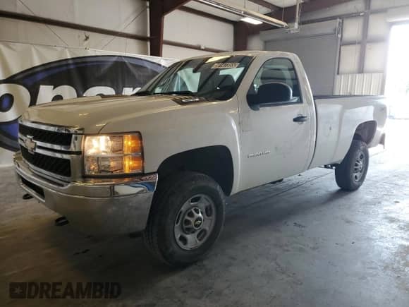 2011 Chevrolet Silverado 2500HD Work Truck z VIN 1GC0KVCG0BF160296, wystawiony jako Copart lot #59147355 z przebiegiem 217 809 mil mil oraz Czysty tytuł • Clean title. Historia ofert i sprzedaży dostępna na DreamBid. Obrazek 1.