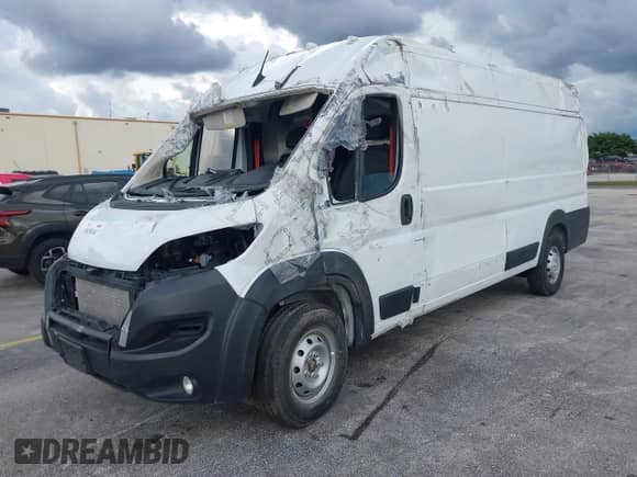2023 Ram ProMaster Cargo z VIN 3C6MRVJG4PE566297, wystawiony jako IAAI lot #43430241 z przebiegiem 12 080 mil mil oraz . Historia ofert i sprzedaży dostępna na DreamBid. Obrazek 2.