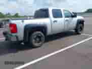 2010 Chevrolet Silverado 1500 LT z VIN 3GCRKSEA6AG104178, wystawiony jako IAAI lot #43034637 z przebiegiem 232 844 mil mil oraz . Historia ofert i sprzedaży dostępna na DreamBid. Obrazek 4.