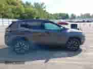 2021 Jeep Compass Trailhawk z VIN 3C4NJDDB5MT556478, wystawiony jako IAAI lot #43212199 z przebiegiem 81 134 mil mil oraz . Historia ofert i sprzedaży dostępna na DreamBid. Obrazek 14.