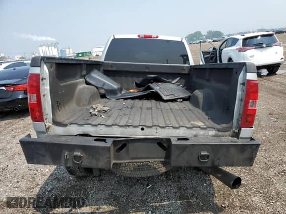 2011 Chevrolet Silverado 3500HD DRW LT с VIN 1GC5K0C85BZ358517, выставлен на аукционе Copart как лот 59889425 с пробегом 71 293 миль миль и Списание • Salvage title. История ставок и продаж доступна на DreamBid. Изображение 6.