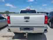 2015 Chevrolet Silverado 1500 LT z VIN 1GCVKREH9FZ230255, wystawiony jako IAAI lot #42810946 z przebiegiem 131 323 mil mil oraz . Historia ofert i sprzedaży dostępna na DreamBid. Obrazek 16.