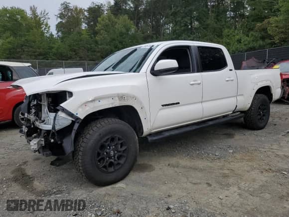 2022 Toyota Tacoma SR5 with VIN 3TYDZ5BN9NT013836, listed as a Copart auction lot 84573435 with 89,105 mi miles and Salvage title. Bid and sale history available at DreamBid. Image 1.