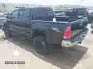 2010 Toyota Tacoma PreRunner z VIN 3TMJU4GN9AM098977, wystawiony jako IAAI lot #42642799 z przebiegiem 206 056 mil mil oraz . Historia ofert i sprzedaży dostępna na DreamBid. Obrazek 3.