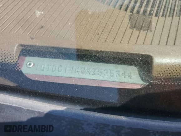 1989 GMC Sierra 1500 z VIN 1GTDC14K8KZ535344, wystawiony jako Copart lot #59652785 z przebiegiem 264 271 mil mil oraz Szkoda całkowita • Salvage title. Historia ofert i sprzedaży dostępna na DreamBid. Obrazek 12.