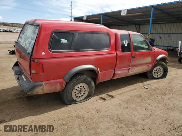 1997 Chevrolet S-10 LS ZR2 z VIN 1GCCT19W5V8204674, wystawiony jako Copart lot #48312405 z przebiegiem 233 961 mil mil oraz Szkoda całkowita • Salvage title. Historia ofert i sprzedaży dostępna na DreamBid. Obrazek 3.