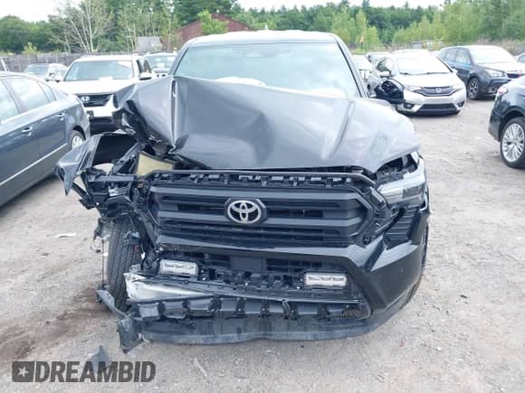 2024 Toyota Tacoma SR5 z VIN 3TYLB5JN3RT002144, wystawiony jako IAAI lot #42727494 z przebiegiem 20 489 mil mil oraz . Historia ofert i sprzedaży dostępna na DreamBid. Obrazek 11.