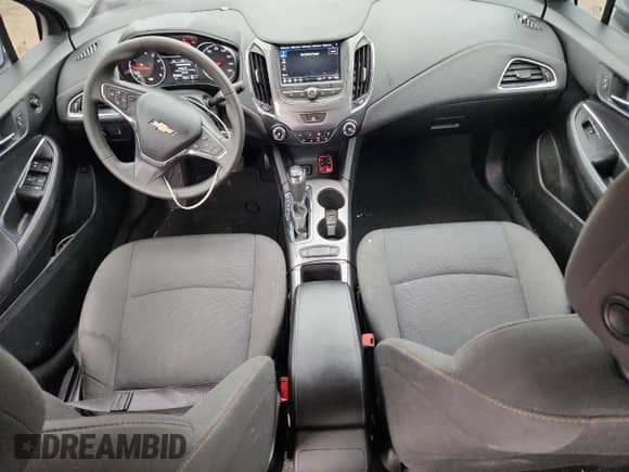 2019 Chevrolet Cruze LS z VIN 1G1BC5SM4K7135725, wystawiony jako Copart lot #68474495 z przebiegiem 47 002 mil mil oraz Szkoda całkowita • Salvage title. Historia ofert i sprzedaży dostępna na DreamBid. Obrazek 8.