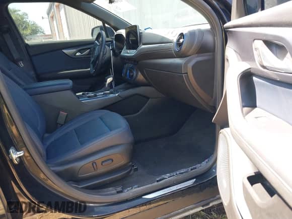 2024 Chevrolet Blazer RS with VIN 3GNKBERS6RS240185, listed as a IAAI auction lot 41981270 with Not provided miles and . Bid and sale history available at DreamBid. Image 5.