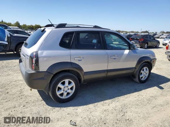 2005 Hyundai Tucson GLS с VIN KM8JN12D15U086507, выставлен на аукционе Copart как лот 81055335 с пробегом 212 914 миль миль и Чистый • Clean title. История ставок и продаж доступна на DreamBid. Изображение 3.