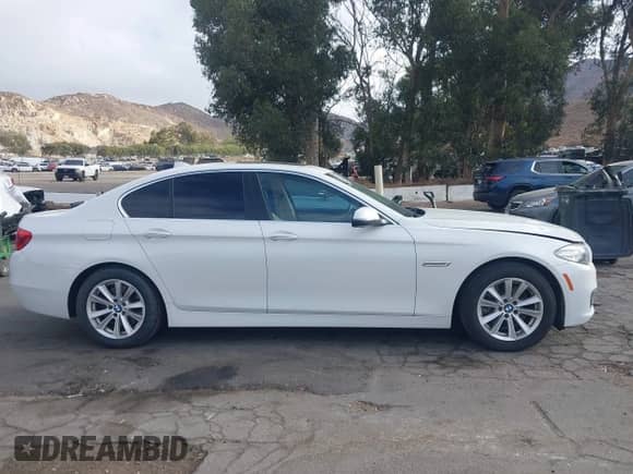 2015 BMW 5 Series 528i с VIN WBA5A5C58FD523420, выставлен на аукционе IAAI как лот 43172929 с пробегом 68 284 миль миль и . История ставок и продаж доступна на DreamBid. Изображение 14.