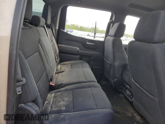 2022 Chevrolet Silverado 1500 Custom Trail Boss z VIN 3GCUDCET4NG579555, wystawiony jako Copart lot #51195454 z przebiegiem Nie podano mil oraz Szkoda całkowita • Salvage title. Historia ofert i sprzedaży dostępna na DreamBid. Obrazek 10.