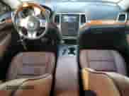 2012 Jeep Grand Cherokee Overland z VIN 1C4RJFCG2CC252898, wystawiony jako Copart lot #80726185 z przebiegiem 91 276 mil mil oraz Szkoda całkowita • Salvage title. Historia ofert i sprzedaży dostępna na DreamBid. Obrazek 8.