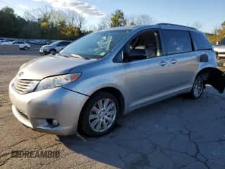 2017 Toyota Sienna XLE with VIN 5TDDZ3DCXHS180951, listed as a Copart auction lot 82366335 with 187,645 mi miles and Salvage title. Bid and sale history available at DreamBid. Image 1.