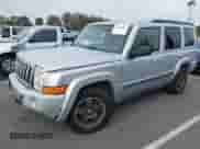 2008 Jeep Commander Sport с VIN 1J8HG48N98C155848, выставлен на аукционе IAAI как лот 42638687 с пробегом 187 943 миль миль и . История ставок и продаж доступна на DreamBid. Изображение 2.