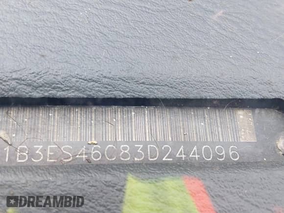 2003 Dodge Neon Highline z VIN 1B3ES46C83D244096, wystawiony jako IAAI lot #41899409 z przebiegiem 145 659 mil mil oraz . Historia ofert i sprzedaży dostępna na DreamBid. Obrazek 21.