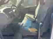 2001 Ford F-150 XL z VIN 1FTRF17W61KA53619, wystawiony jako IAAI lot #43578589 z przebiegiem 295 829 mil mil oraz . Historia ofert i sprzedaży dostępna na DreamBid. Obrazek 7.