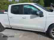 2020 Chevrolet Silverado 1500 LT z VIN 1GCRWCED8LZ159240, wystawiony jako IAAI lot #40765702 z przebiegiem 89 461 mil mil oraz . Historia ofert i sprzedaży dostępna na DreamBid. Obrazek 13.