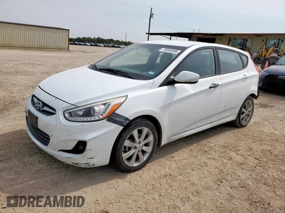 2014 Hyundai Accent SE с VIN KMHCU5AE4EU168535, выставлен на аукционе Copart как лот 70369595 с пробегом 229 776 миль миль и Списание • Salvage title. История ставок и продаж доступна на DreamBid. Изображение 1.