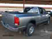 2005 Dodge 2500 SLT z VIN 1D7KS28D65J635057, wystawiony jako IAAI lot #42875824 z przebiegiem 239 295 mil mil oraz . Historia ofert i sprzedaży dostępna na DreamBid. Obrazek 4.