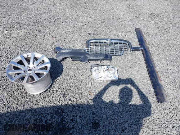 2006 Chrysler 300 C SRT-8 with VIN 2C3LA73W36H509656, listed as a IAAI auction lot 41852179 with 92,209 mi miles and . Bid and sale history available at DreamBid. Image 12.