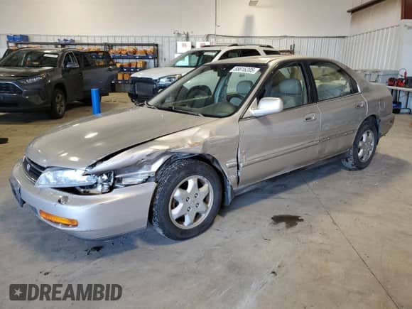 1996 Honda Accord EX z VIN 1HGCE6672TA002712, wystawiony jako Copart lot #88816205 z przebiegiem 205 790 mil mil oraz Szkoda całkowita • Salvage title. Historia ofert i sprzedaży dostępna na DreamBid. Obrazek 1.