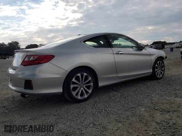 2015 Honda Accord EX-L z VIN 1HGCT2B85FA001796, wystawiony jako Copart lot #81585425 z przebiegiem 149 071 mil mil oraz Szkoda całkowita • Salvage title. Historia ofert i sprzedaży dostępna na DreamBid. Obrazek 3.