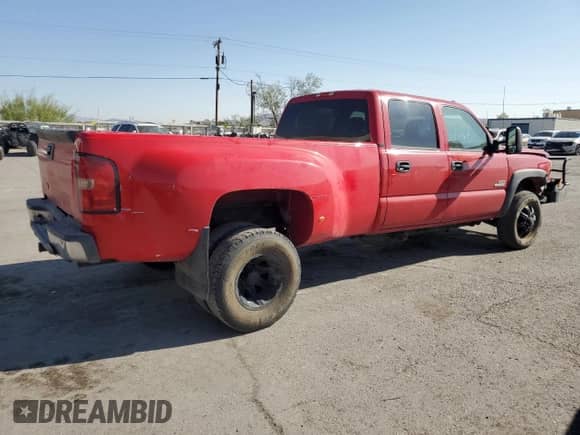 2004 Chevrolet Silverado 3500 DRW с VIN 1GCJK33194F111962, выставлен на аукционе Copart как лот 70852714 с пробегом 268 558 миль миль и Списание • Salvage title. История ставок и продаж доступна на DreamBid. Изображение 3.