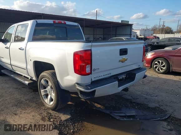 2017 Chevrolet Silverado 1500 LTZ z VIN 3GCUKSEC9HG291311, wystawiony jako IAAI lot #41492048 z przebiegiem Nie podano mil oraz . Historia ofert i sprzedaży dostępna na DreamBid. Obrazek 3.