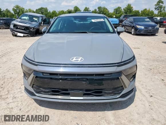 2025 Hyundai Sonata SEL z VIN KMHL64JA3SA452298, wystawiony jako Copart lot #70425325 z przebiegiem 14 803 mil mil oraz Szkoda całkowita • Salvage title. Historia ofert i sprzedaży dostępna na DreamBid. Obrazek 5.