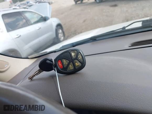 2013 Chevrolet Tahoe LTZ z VIN 1GNSCCE00DR130184, wystawiony jako IAAI lot #43196709 z przebiegiem 240 540 mil mil oraz . Historia ofert i sprzedaży dostępna na DreamBid. Obrazek 11.