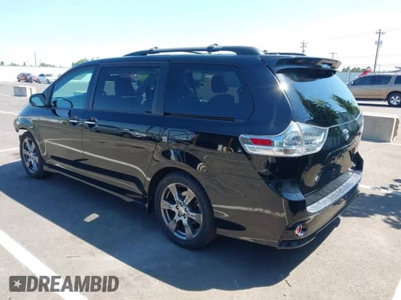 2017 Toyota Sienna SE with VIN 5TDXZ3DC5HS809254, listed as a IAAI auction lot 42640151 with 78,044 mi miles and . Bid and sale history available at DreamBid. Image 3.