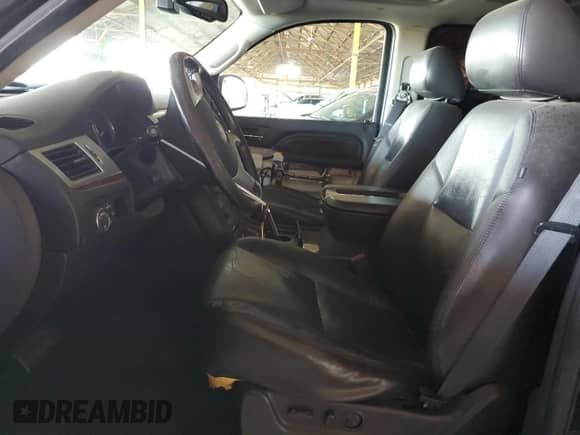 2010 Cadillac Escalade ESV Premium with VIN 1GYUKJEF5AR100794, listed as a Copart auction lot 61217194 with Not provided miles and Salvage title. Bid and sale history available at DreamBid. Image 7.