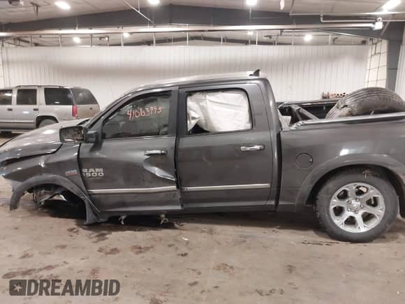 2017 Ram 1500 Laramie с VIN 1C6RR7NT7HS697280, выставлен на аукционе IAAI как лот 41063995 с пробегом 129 625 миль миль и . История ставок и продаж доступна на DreamBid. Изображение 14.