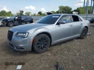 2017 Chrysler 300 S с VIN 2C3CCABGXHH662751, выставлен на аукционе Copart как лот 67599645 с пробегом 66 128 миль миль и Списание • Salvage title. История ставок и продаж доступна на DreamBid. Изображение 1.