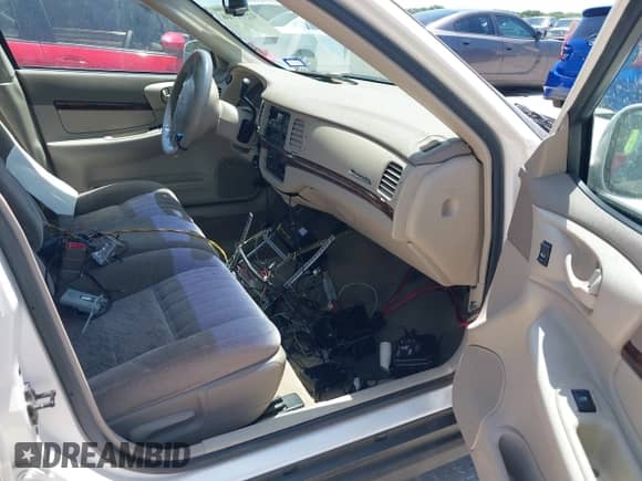 2002 Chevrolet Impala z VIN 2G1WF55K529118546, wystawiony jako IAAI lot #42512116 z przebiegiem 48 596 mil mil oraz . Historia ofert i sprzedaży dostępna na DreamBid. Obrazek 5.