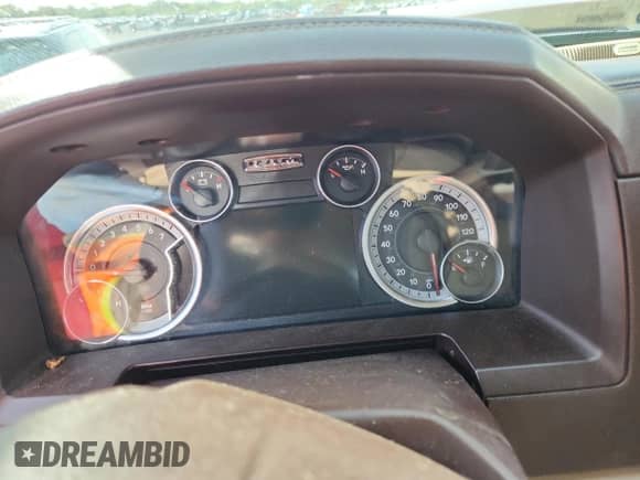 2015 Ram 1500 Laramie z VIN 1C6RR6JT5FS568984, wystawiony jako Copart lot #81774485 z przebiegiem Nie podano mil oraz Szkoda całkowita • Salvage title. Historia ofert i sprzedaży dostępna na DreamBid. Obrazek 9.