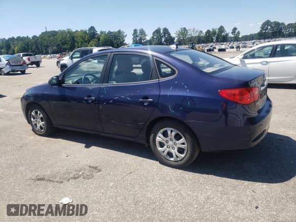 2010 Hyundai Elantra Blue z VIN KMHDU4AD8AU103509, wystawiony jako Copart lot #70027595 z przebiegiem 178 404 mil mil oraz Szkoda całkowita • Salvage title. Historia ofert i sprzedaży dostępna na DreamBid. Obrazek 2.