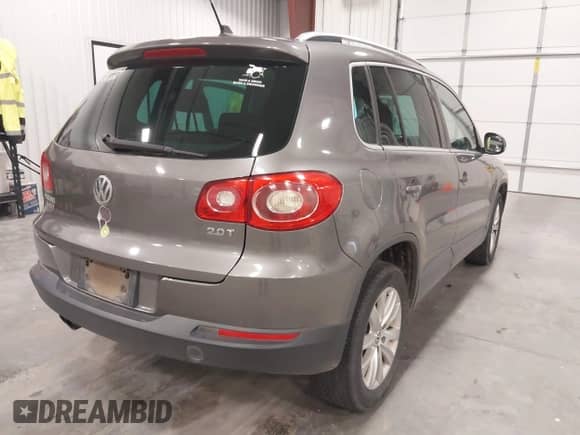 2009 Volkswagen Tiguan S с VIN WVGAV75N29W002180, выставлен на аукционе IAAI как лот 42417787 с пробегом 236 834 миль миль и . История ставок и продаж доступна на DreamBid. Изображение 4.