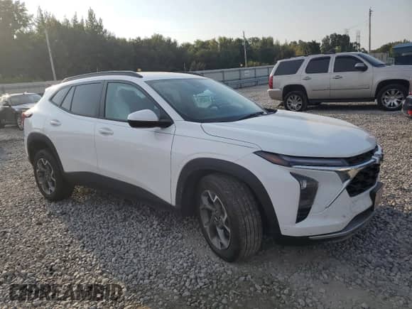 2024 Chevrolet Trax LT с VIN KL77LHE24RC215680, выставлен на аукционе Copart как лот 80351605 с пробегом 22 838 миль миль и Списание • Salvage title. История ставок и продаж доступна на DreamBid. Изображение 4.