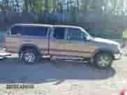 2002 Toyota Tundra SR5 с VIN 5TBBT44152S311085, выставлен на аукционе IAAI как лот 43374876 с пробегом 196 626 миль миль и . История ставок и продаж доступна на DreamBid. Изображение 13.