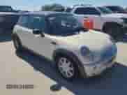 2004 MINI Hardtop с VIN WMWRC33494TJ59809, выставлен на аукционе Copart как лот 87088565 с пробегом 184 742 миль миль и Списание • Salvage title. История ставок и продаж доступна на DreamBid. Изображение 4.