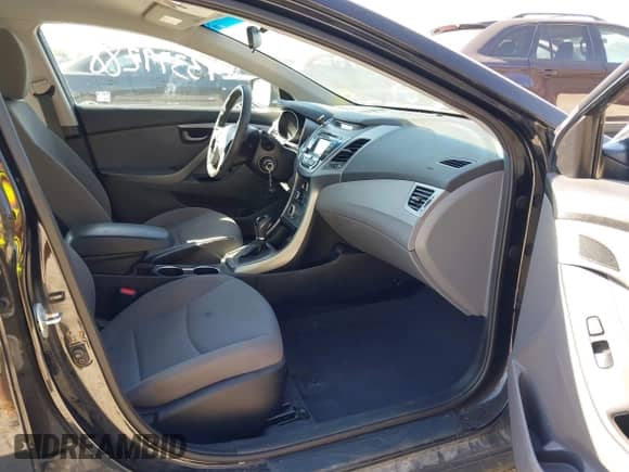 2016 Hyundai Elantra SE z VIN 5NPDH4AEXGH654707, wystawiony jako IAAI lot #43379288 z przebiegiem 192 477 mil mil oraz . Historia ofert i sprzedaży dostępna na DreamBid. Obrazek 5.