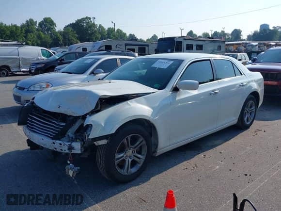 2012 Chrysler 300 с VIN 2C3CCAAG9CH208002, выставлен на аукционе IAAI как лот 42685204 с пробегом 126 311 миль миль и . История ставок и продаж доступна на DreamBid. Изображение 2.