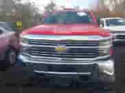 2018 Chevrolet Silverado 2500HD Work Truck z VIN 1GC0KUEG1JZ352671, wystawiony jako IAAI lot #43515312 z przebiegiem 38 048 mil mil oraz . Historia ofert i sprzedaży dostępna na DreamBid. Obrazek 12.