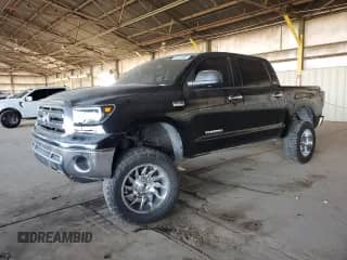 2013 Toyota Tundra z VIN 5TFDW5F18DX281152, wystawiony jako Copart lot #89515665 z przebiegiem 225 801 mil mil oraz Czysty tytuł • Clean title. Historia ofert i sprzedaży dostępna na DreamBid. Obrazek 1.
