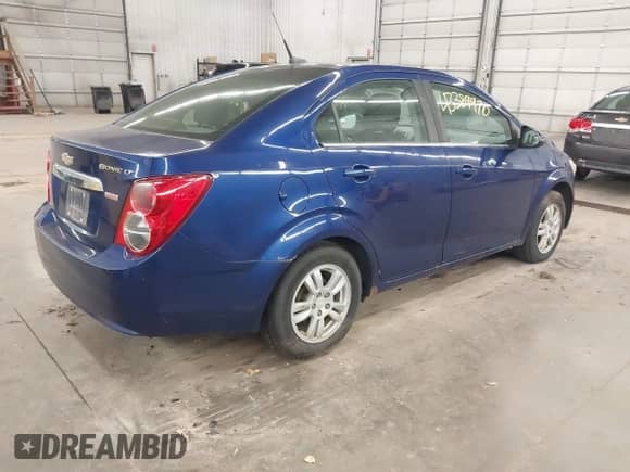 2013 Chevrolet Sonic LT с VIN 1G1JC5SB5D4248212, выставлен на аукционе IAAI как лот 43389970 с пробегом 101 254 миль миль и . История ставок и продаж доступна на DreamBid. Изображение 4.