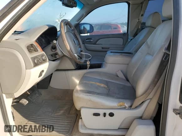 2008 GMC Sierra 1500 z VIN 1GTFK19Y08Z166979, wystawiony jako Copart lot #89889495 z przebiegiem Nie podano mil oraz Szkoda całkowita • Salvage title. Historia ofert i sprzedaży dostępna na DreamBid. Obrazek 7.