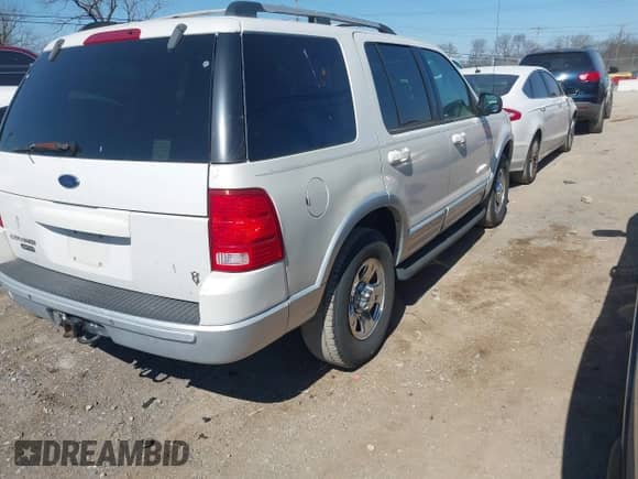2002 Ford Explorer Limited с VIN 1FMZU75W82ZA41410, выставлен на аукционе IAAI как лот 41707136 с пробегом 245 391 миль миль и . История ставок и продаж доступна на DreamBid. Изображение 4.