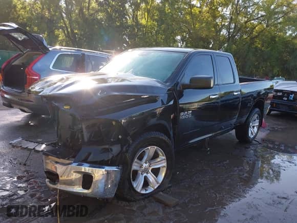 2014 Ram 1500 Big Horn z VIN 1C6RR7GT7ES460488, wystawiony jako IAAI lot #43292311 z przebiegiem 176 161 mil mil oraz . Historia ofert i sprzedaży dostępna na DreamBid. Obrazek 20.